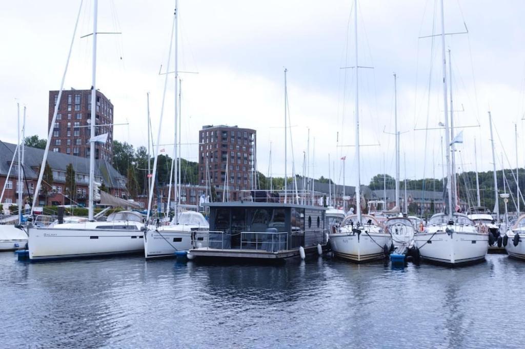 Hausboot Fjord Meeresbrise Mit Dachterrasse In Фленсбург Экстерьер фото